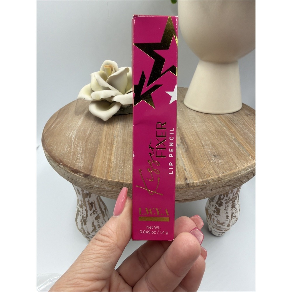 L.W.Y.A By Kim Gravel Kisser Fixer Lip Pencil In Berry Bliss